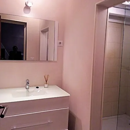 לינה וארוחת בוקר Chateau Saint-roch *