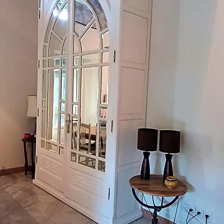 Chateau Saint-roch לינה וארוחת בוקר